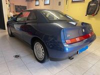 Begagnad Alfa Romeo GTV 201 HK (147 kW) 1996 Blå Sportkupé