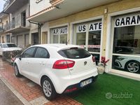 Usata Kia Rio Active 75 CV (55 kW) 2014 Bianco Berlina