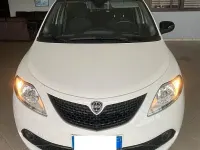 Usata Lancia Ypsilon 70 CV (51 kW) 2019 Bianco Utilitaria