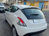 Usata Lancia Ypsilon Gold 95 CV (69 kW) 2012 Bianco Utilitaria
