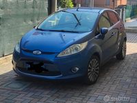 Usata Ford Fiesta Titanium 82 CV (60 kW) 2009 Blu Utilitaria