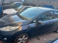 Usata Ford Fiesta 2010 Grigio Berlina
