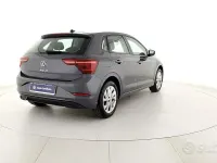 Usata VW Polo Style 95 CV (69 kW) 2024 Grigio Utilitaria