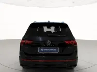 Usata VW Tiguan Allspace R-line 200 CV (147 kW) 2022 Deep black perlato SUV