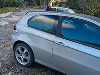 Usata Alfa Romeo 147 120 CV (88 kW) 2006 Grigio Utilitaria