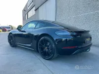 Usata Porsche 718 Cayman 300 CV (220 kW) 2021 Nero Coupé