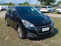 Usata Peugeot 208 Access 82 CV (60 kW) 2017 Nero Utilitaria