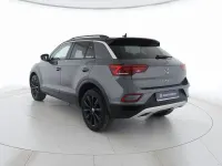 Usata VW T-Roc Life 110 CV (80 kW) 2023 Indium grey metallizzato nero SUV