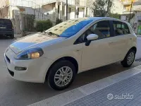Usata Fiat Punto Lounge 78 CV (57 kW) 2014 Bianco pastello Utilitaria