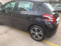 Usata Peugeot 208 68 CV (50 kW) 2012 Nero Utilitaria