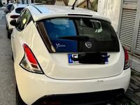 Usata Lancia Ypsilon Silver 69 CV (50 kW) 2016 Bianco Utilitaria