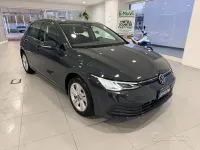 Usata VW Golf VIII Life 131 CV (96 kW) 2022 Grigio Berlina