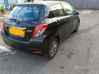 Usata Toyota Yaris Active 99 CV (72 kW) 2013 Nero Utilitaria