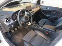 Usata Mercedes B180 Premium 109 CV (80 kW) 2016 Bianco Utilitaria