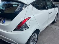 Usata Lancia Ypsilon Platinum 69 CV (50 kW) 2015 Bianco Utilitaria