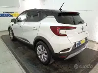 Usata Renault Captur Zen 94 CV (69 kW) 2021 Grigio metallizzato SUV