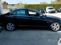 Usata Mercedes C220 Avantgarde 170 CV (125 kW) 2007 Nero Berlina