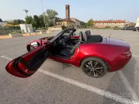 Usata Mazda MX5 Exclusive-Line 184 CV (135 kW) 2025 Rosso Cabrio