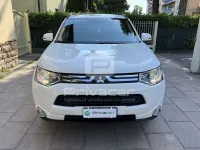 Usata Mitsubishi Outlander Instyle 150 CV (110 kW) 2014 Bianco SUV