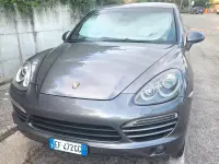 Usata Porsche Cayenne 240 CV (176 kW) 2010 Grigio SUV