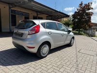 Usata Ford Fiesta 69 CV (50 kW) 2015 Argento Utilitaria