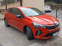 Usata Renault Clio V Techno 101 CV (74 kW) 2024 Arancione Berlina
