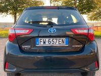 Usata Toyota Yaris Hybrid 111 CV (81 kW) 2019 Nero Berlina