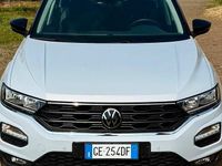 Käytetty VW T-Roc 110 HP (80 kW) 2021 Harmaa Katumaasturi