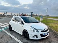 Usata Opel Corsa OPC 240 CV (176 kW) 2010 Bianco Utilitaria