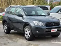 Usata Toyota RAV4 Luxury 136 CV (100 kW) 2007 Grigio SUV