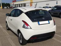 Usata Lancia Ypsilon Gold 69 CV (50 kW) 2012 Bianco Utilitaria