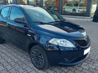 Usata Lancia Ypsilon 69 CV (50 kW) 2018 Blu Utilitaria