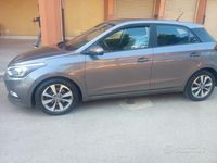 Usata Hyundai i20 Style 75 CV (55 kW) 2015 Grigio Berlina
