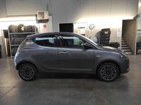 Usata Lancia Ypsilon Gold 69 CV (50 kW) 2022 Grigio scuro metallizzato Utilitaria