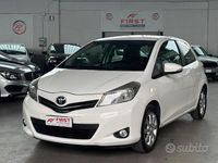Usata Toyota Yaris Active 69 CV (50 kW) 2012 Bianco Utilitaria