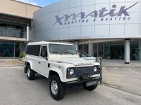 Usata Land Rover Defender 122 CV (89 kW) 2010 Bianco pastello SUV