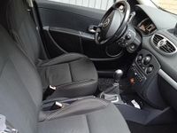 Usata Renault Clio II 68 CV (50 kW) 2010 Bianco Berlina