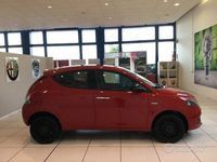 Usata Lancia Ypsilon Silver 70 CV (51 kW) 2022 Rosso Utilitaria