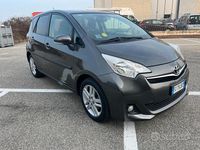 Gebraucht Toyota Verso-S Active 99 PS (72 kW) 2011 Grau Van / Kleinbus
