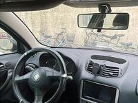 Usata Alfa Romeo 147 115 CV (84 kW) 2005 Nero Utilitaria