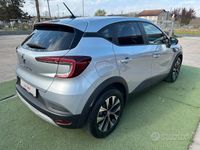 Usata Renault Captur 101 CV (74 kW) 2022 Grigio SUV