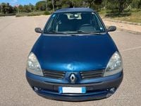 Usata Renault Clio II 65 CV (47 kW) 2005 Blu Berlina