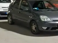 Usata Ford Fiesta 90 CV (66 kW) 2005 Grigio Utilitaria