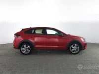 Usata VW Taigo R-line 110 CV (80 kW) 2024 Kings red con tetto nero pastello SUV