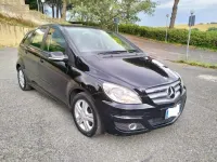 Usata Mercedes B180 Chrome 108 CV (79 kW) 2011 Viola Utilitaria