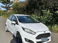 Usata Ford Fiesta 75 CV (55 kW) 2013 Bianco Berlina