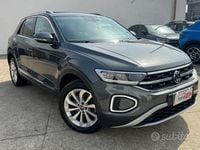 Usata VW T-Roc Style 150 CV (110 kW) 2023 Grigio SUV