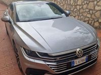 Usata VW Arteon Sportline 239 CV (175 kW) 2017 Argento Utilitaria