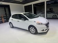 Usata Peugeot 208 Access 68 CV (50 kW) 2014 Bianco Utilitaria