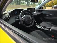 Usata Peugeot e-208 Allure 100 kW (136 CV) 2024 Giallo Utilitaria